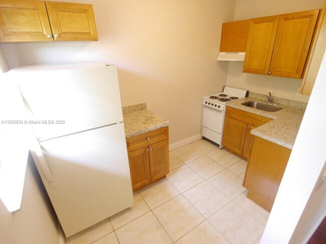 Building Photo - 6555 SW 59th Pl
