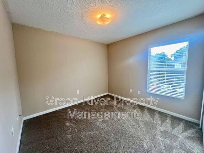 Building Photo - 7920 Merrill Rd