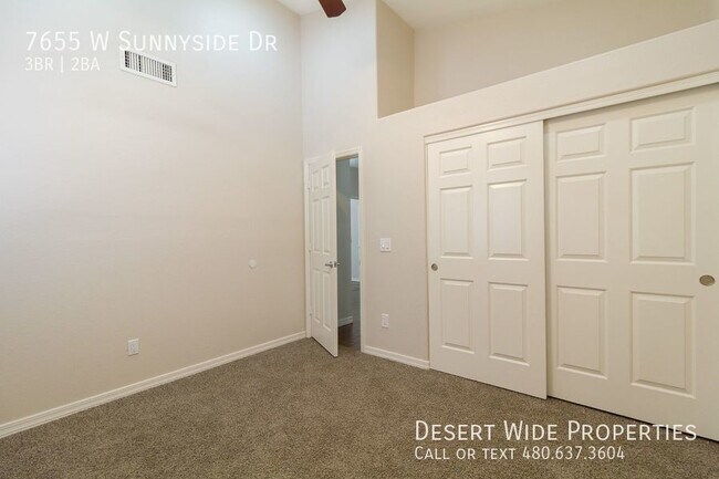 Building Photo - 7655 W Sunnyside Dr