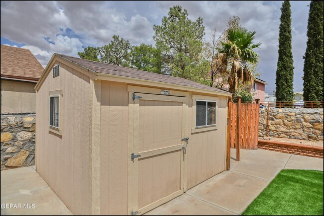 Building Photo - 3140 Tierra Encino Dr