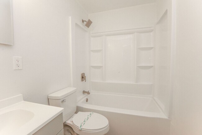 Building Photo - 9544 20th Bay St