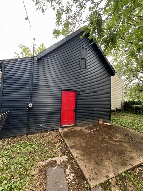 Building Photo - 1113 W Delaware St