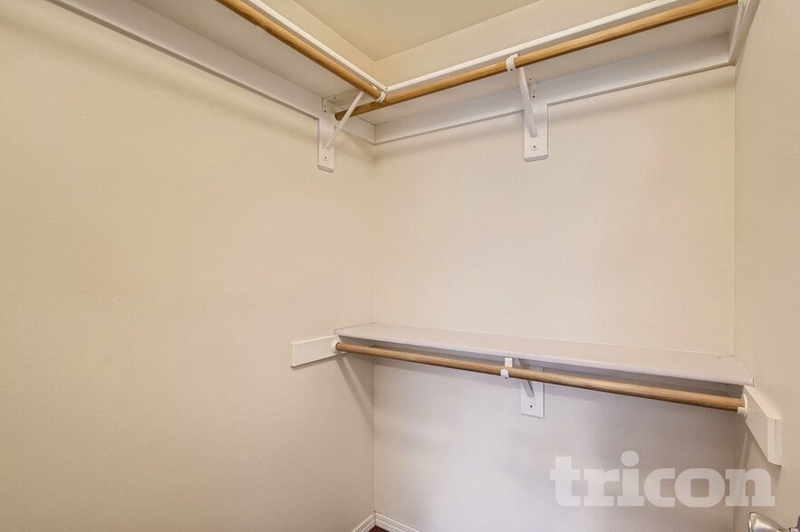 Building Photo - 577 SW 207th Ave