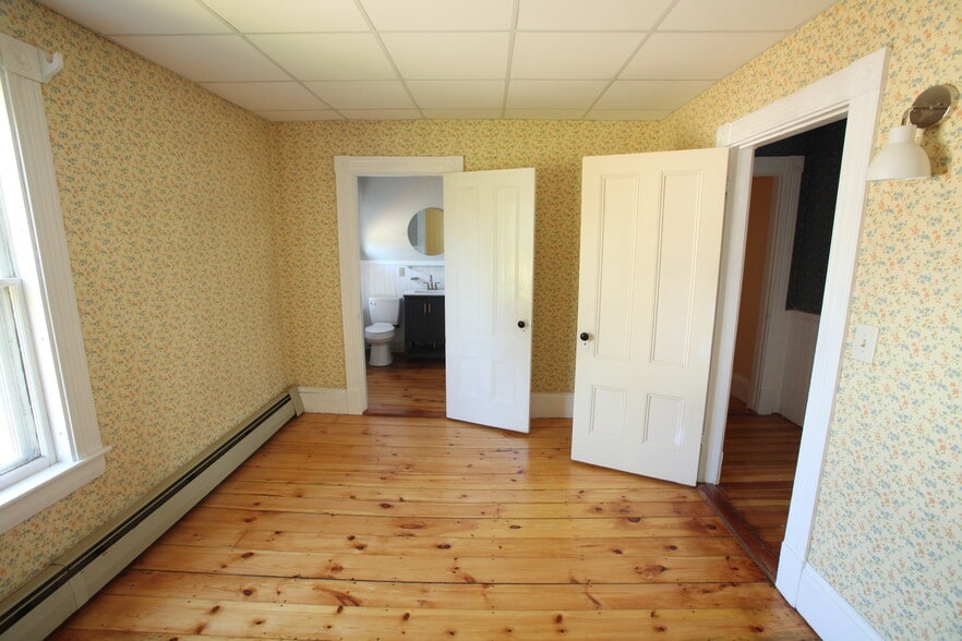 Bedroom 2 - 15 Lebanon St