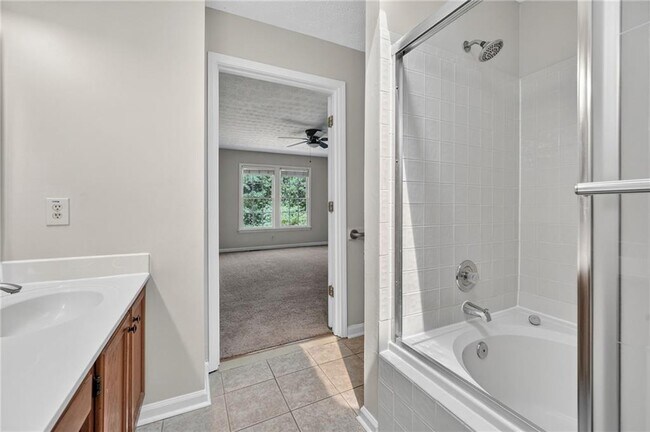 Building Photo - 12110 Greenmont Walk