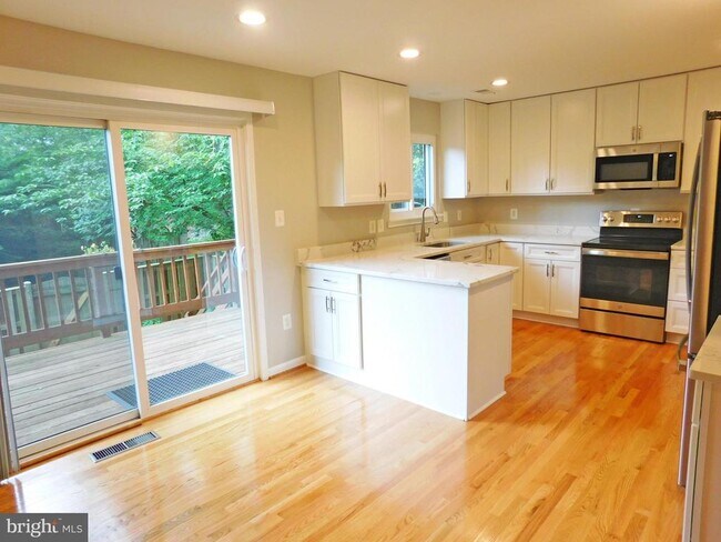 Building Photo - 10315 Cherry View Ct