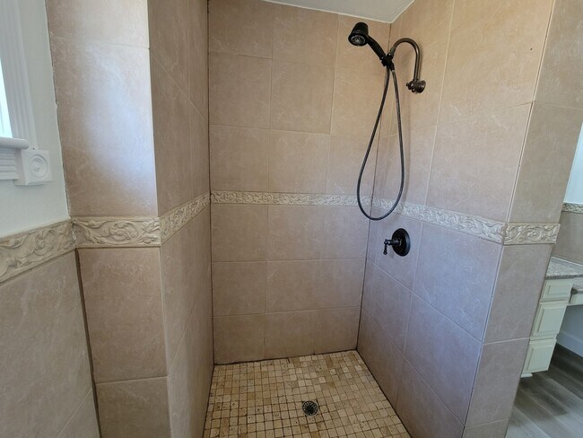 Building Photo - 22522 Deville Dr