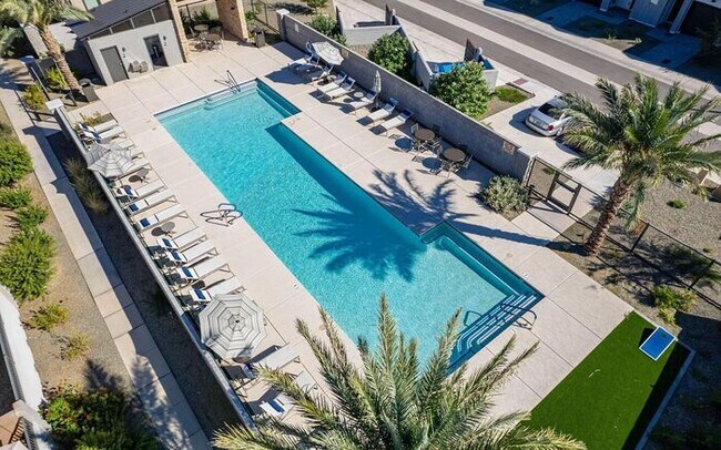 Building Photo - Stunning New 3Beds/2.5Bath Townhome in Phoenix, AZ!