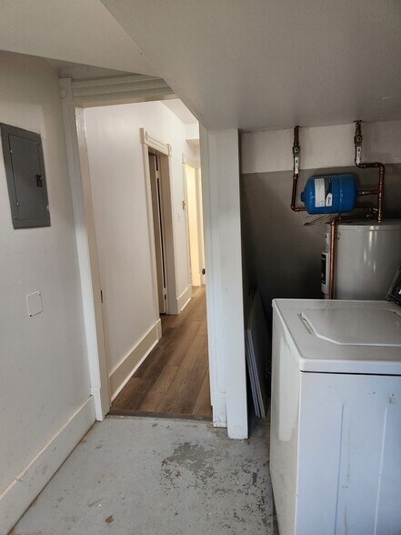 Building Photo - 125 Peyton St