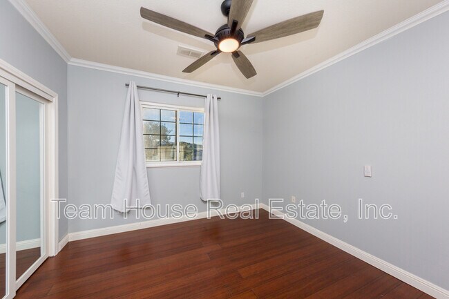 Building Photo - 22324 Circle J Ranch Rd