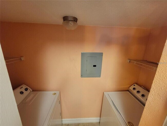 Building Photo - 3305 Haviland Ct