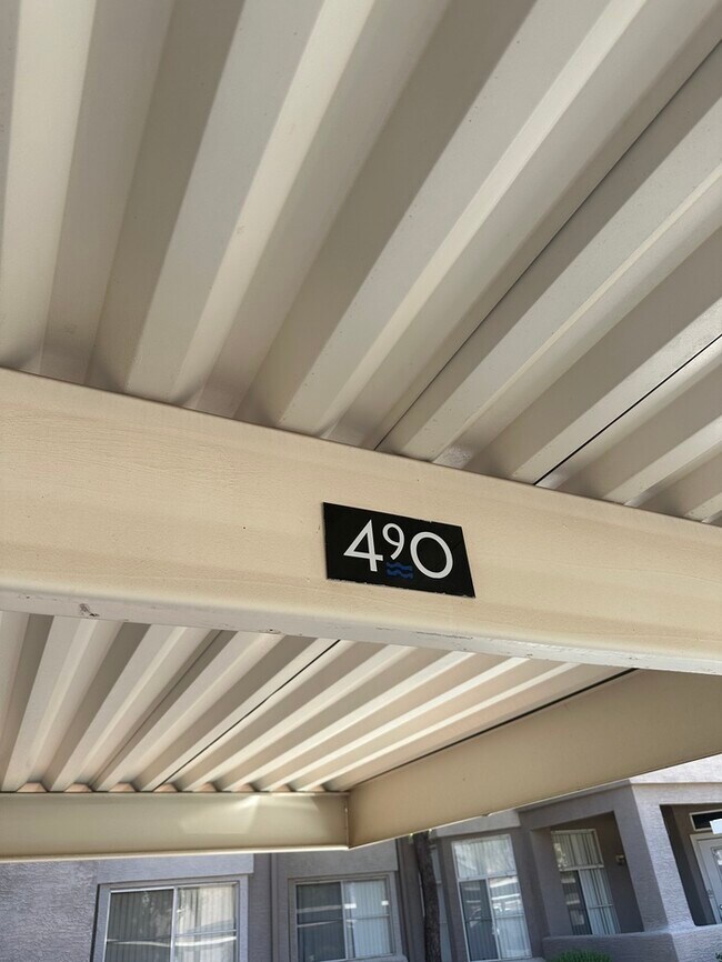 Building Photo - Stunning and spacious Portofino condo at Lakewood.