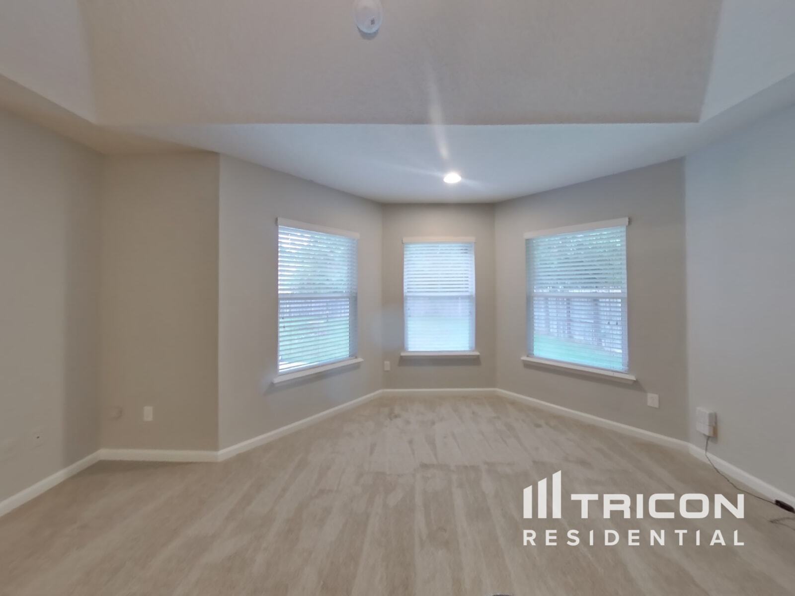 Building Photo - 10768 Stanton Hills Dr E