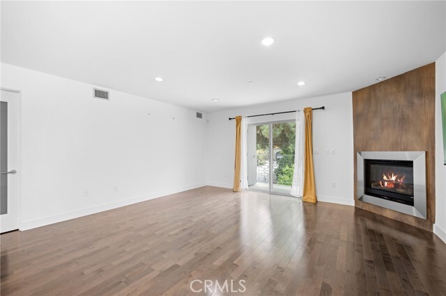Building Photo - 11023 Fruitland Dr