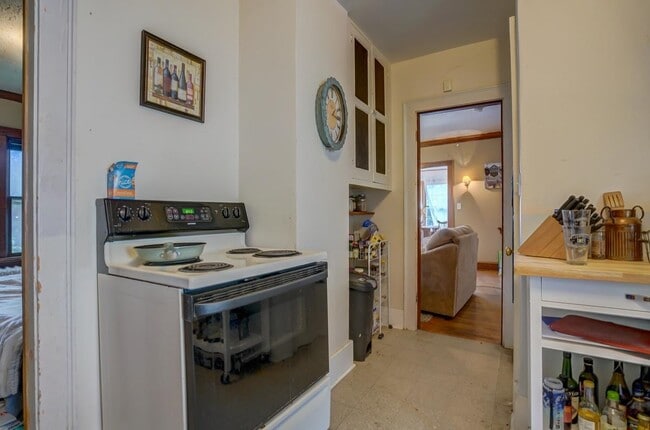 Building Photo - 2652 Milwaukee St