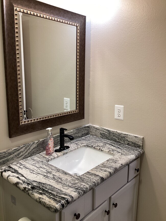 Building Photo - 17046 Clan MacIntosh Dr