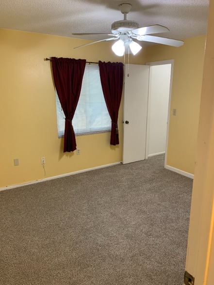 Building Photo - 42 Carla Ct