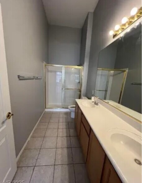 Building Photo - 700 Carnegie St