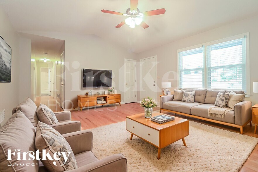 Building Photo - 124 Spring Dr