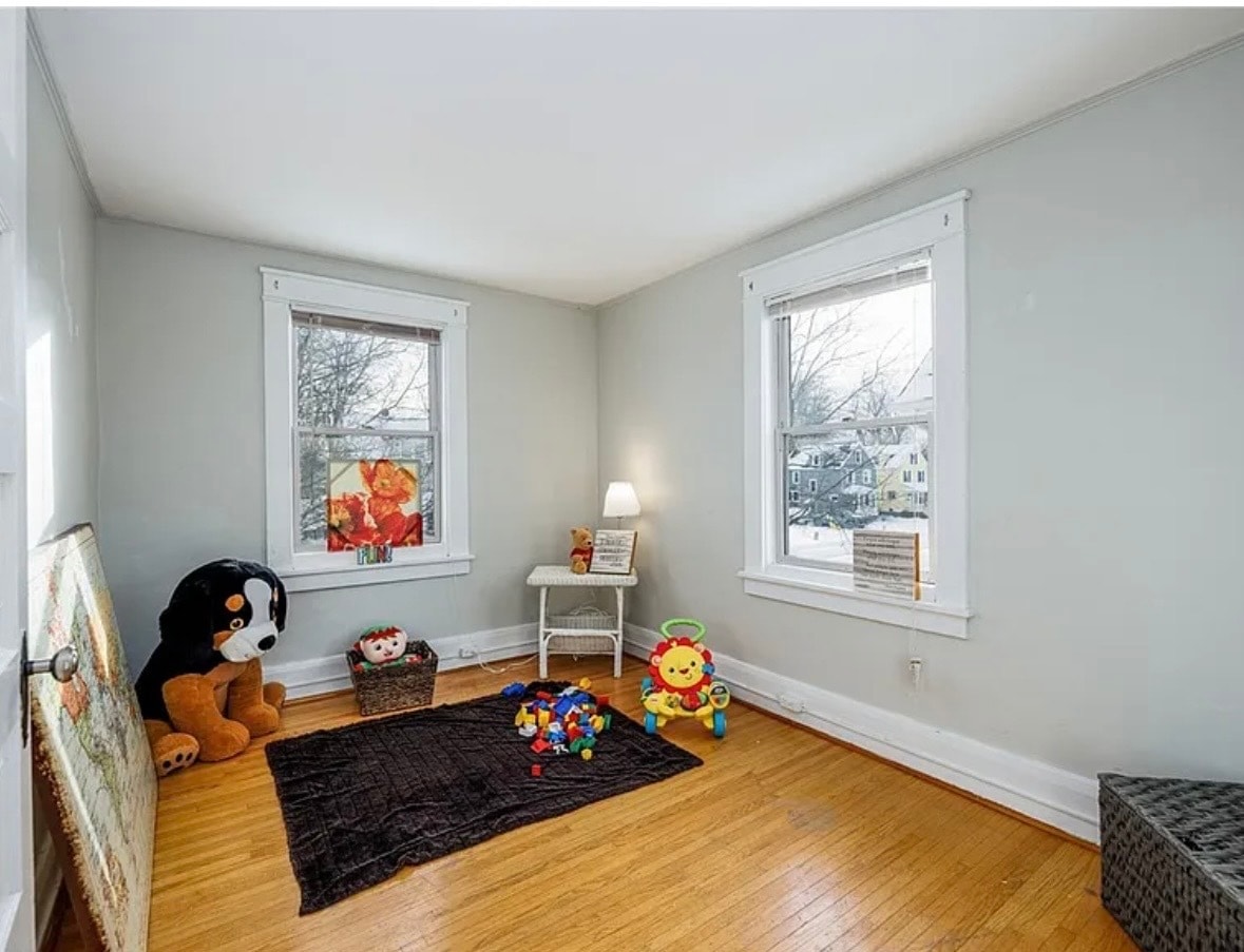 Building Photo - 18 Deland Park a