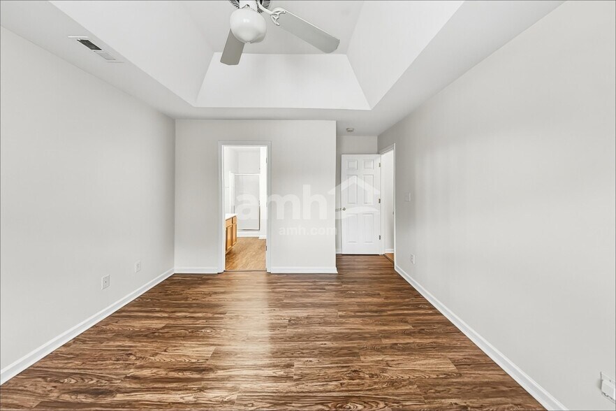 Building Photo - 1004 Bikar Ct