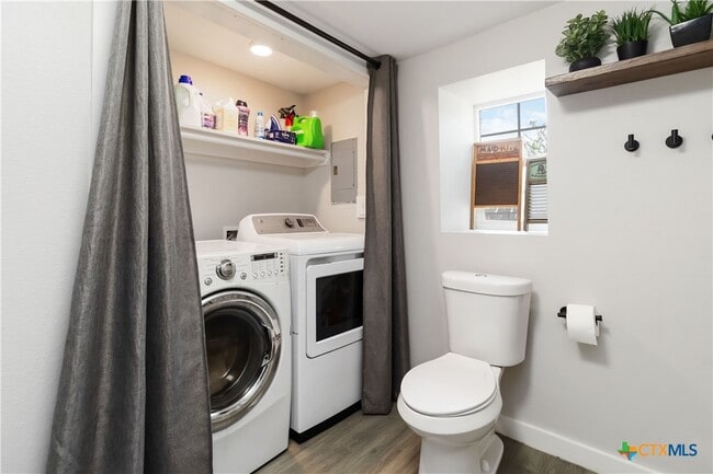 Primary Photo - 2495 Lakeshore Dr