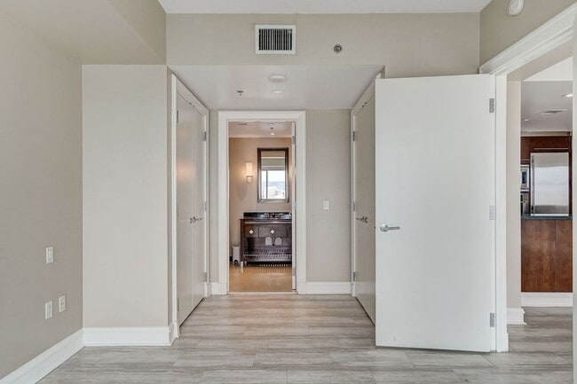 Building Photo - Sky Las Vegas-Strip/City/Red Rock Mtn Views from this Stunning 2Bd/2.5Ba Residence