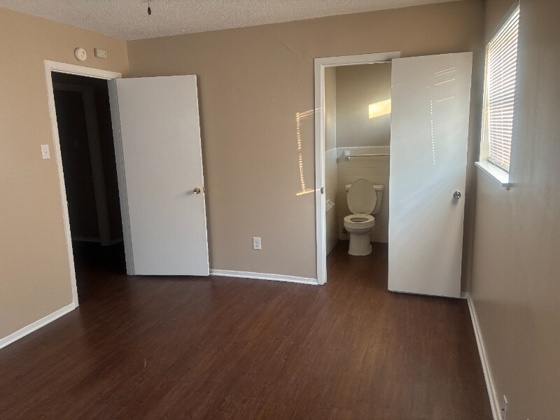 Building Photo - 513 Carlyle Dr