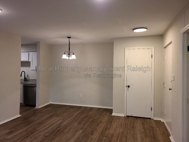 Building Photo - 1004 Sandlin Pl
