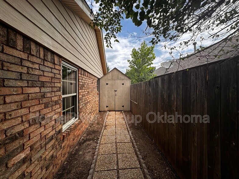 Building Photo - 1340 Chimney Hill Rd