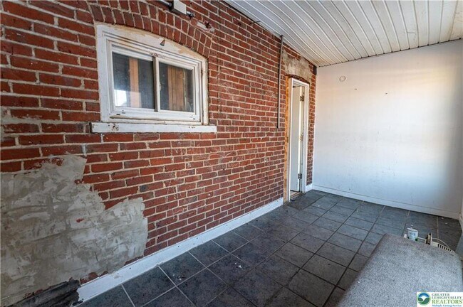 Building Photo - 1015 Hamilton St