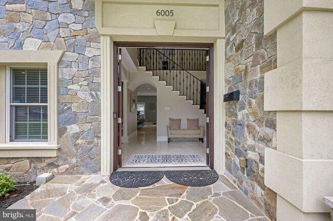 Building Photo - 6005 Selvyn Rd