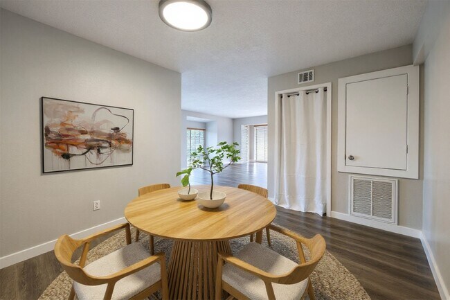 Building Photo - 12633 Memorial Dr