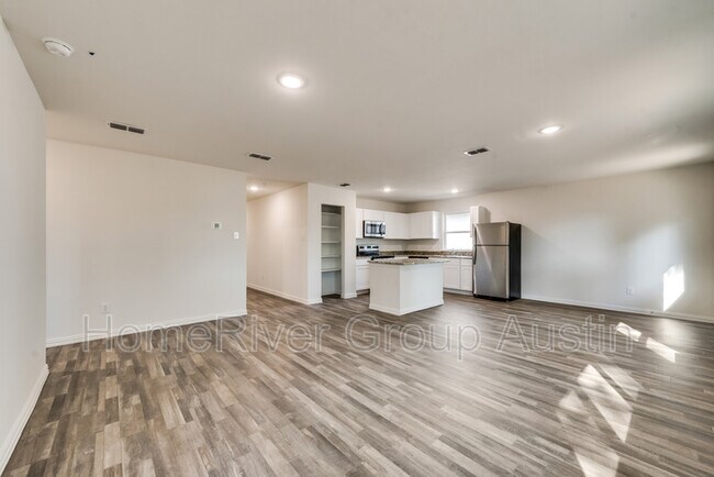 Building Photo - 4504 Rocking K Dr