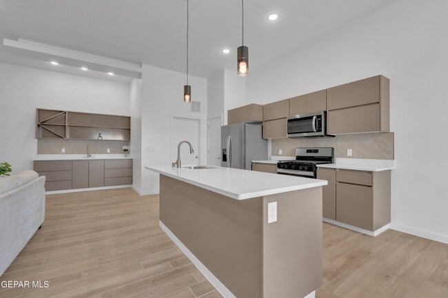 Building Photo - 12713 Captain Claudia CT