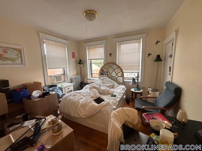 Building Photo - 360 Riverway