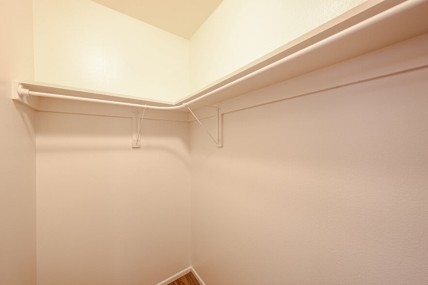 Nice large closet in here too - 3022 N 37th St