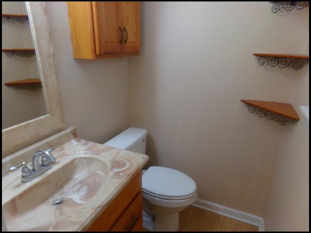 Building Photo - 15 Lillie St