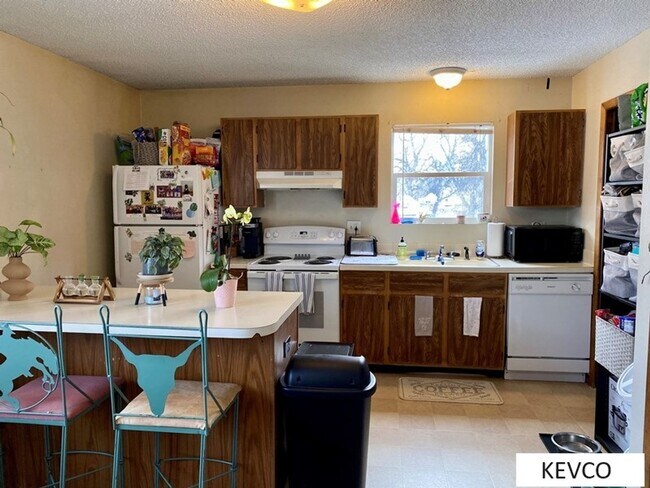 Building Photo - 411 Garfield St