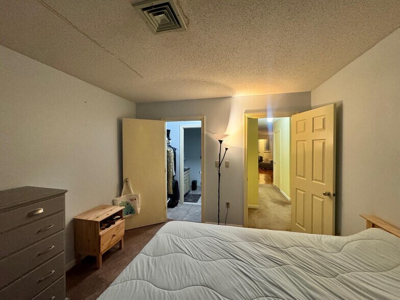 Building Photo - 620 Boston Ave