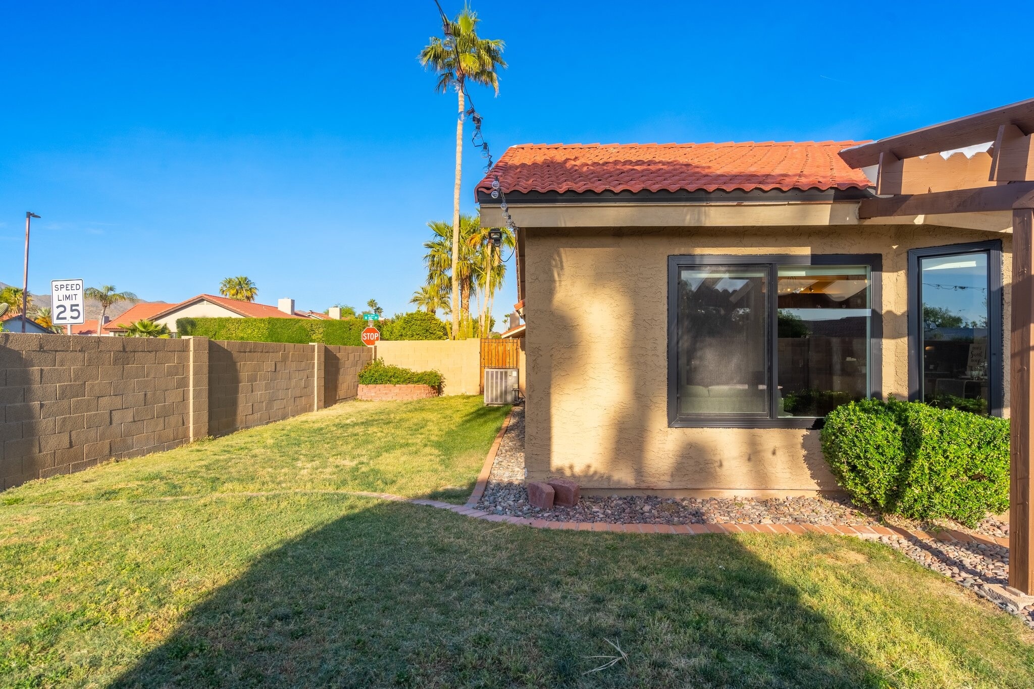 Building Photo - 10854 N 110th Plz
