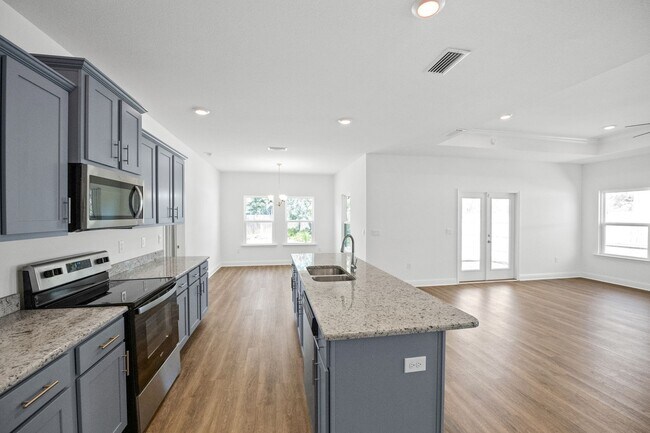 Building Photo - DON'T MISS OUT!