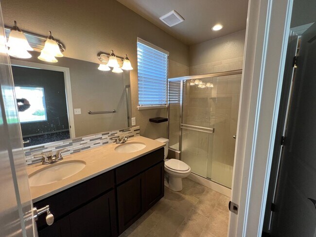 Building Photo - Gorgeous New paired home in Ridgen Farm