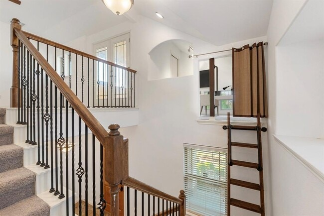 Building Photo - 116 Silkstone St