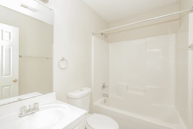 Building Photo - 1820 Charnell Ln