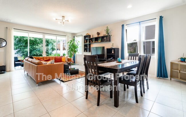 Building Photo - 1837 Amberly Dr