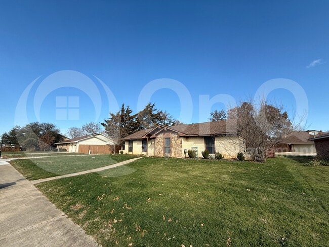 Building Photo - 69 Lakewood Dr