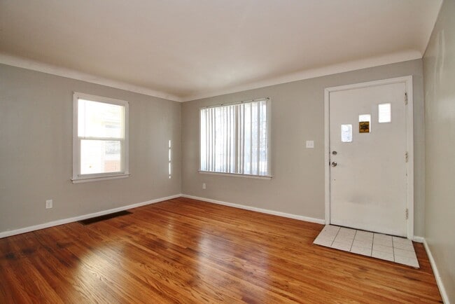 Building Photo - 3 bedroom house for rent