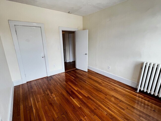 Building Photo - 11 Gorham St