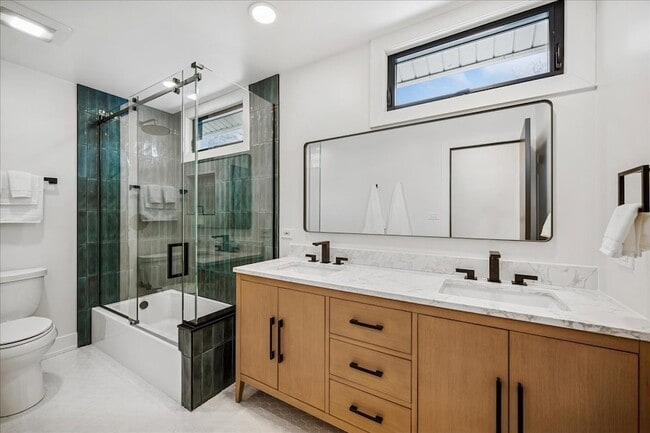 Building Photo - 626 Barberry Rd